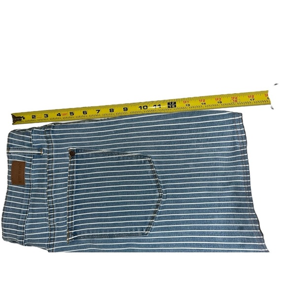 Judy Blue Kya High Waisted Striped  Blue Jean Shorts Size 2XL JB150027 - Picture 4 of 9